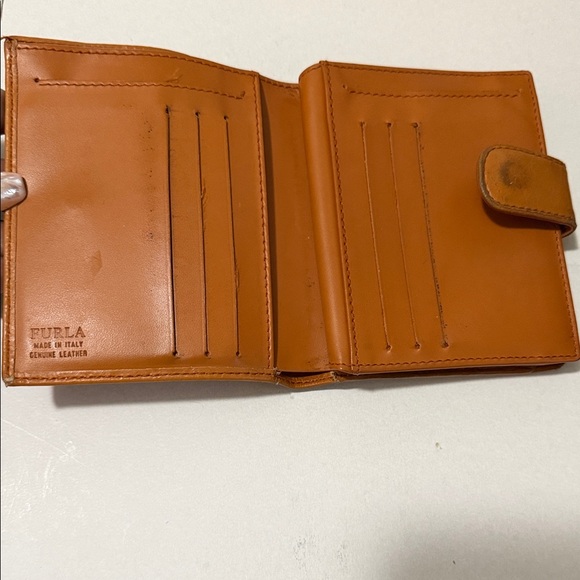 Vintage Furla Tan Leather Wallet - Picture 6 of 10